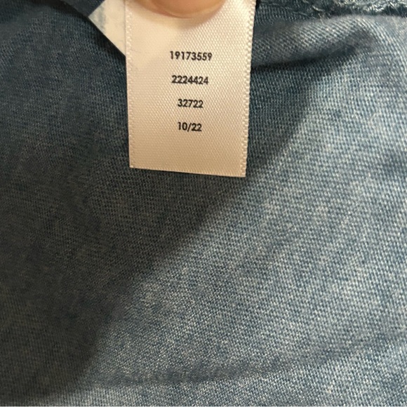 Torrid Classic Fit Signature Jersey Crew Neck Ruffle Shoulder Tee - 6X - Picture 5 of 9